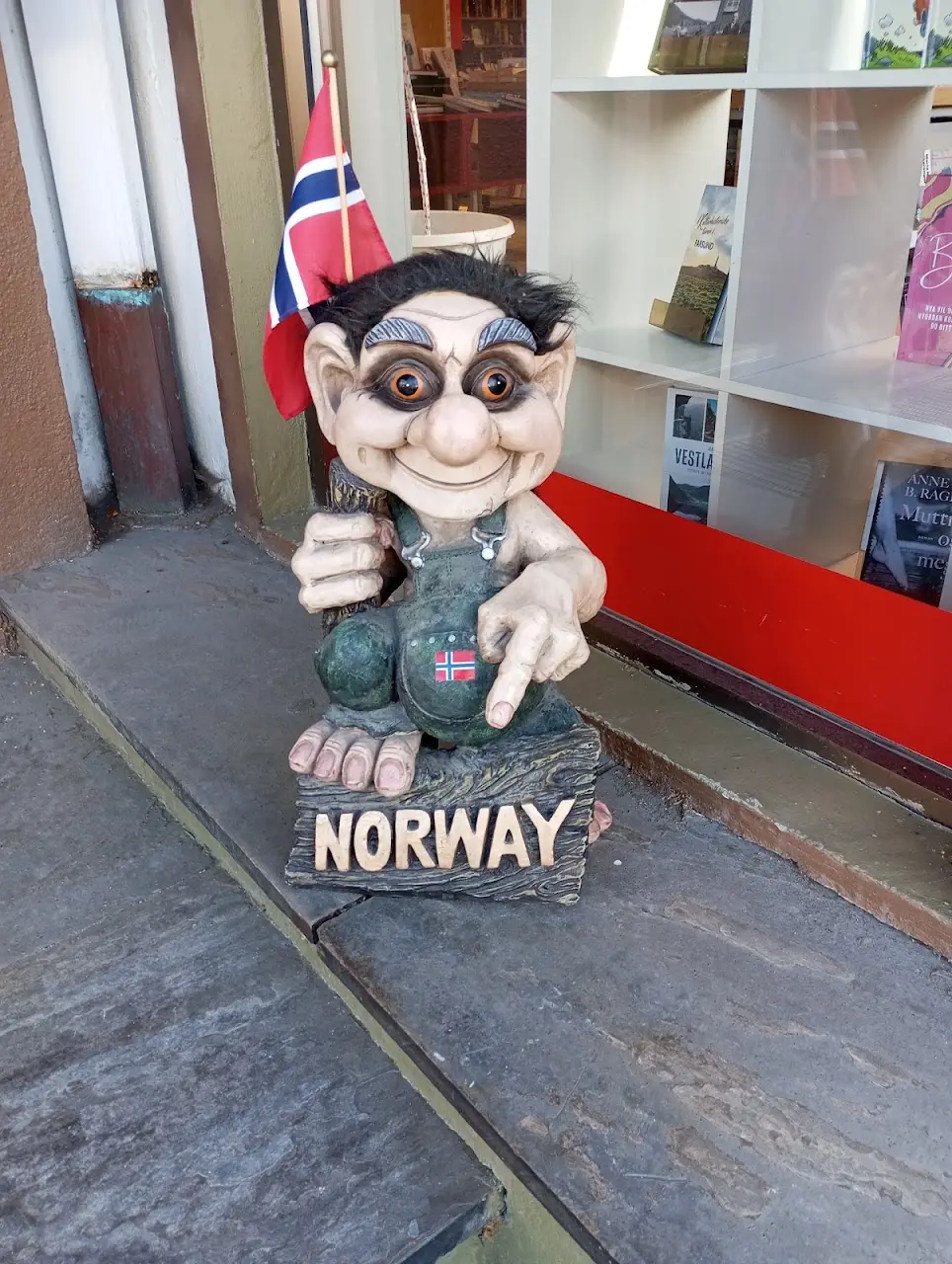 Photo from K I.'s review of Verdifull Bok & Hobby Lyngdal reviews