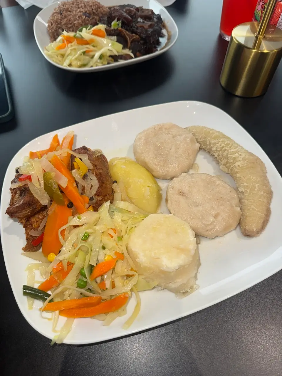 Photo 3 from Ayomide (.'s review